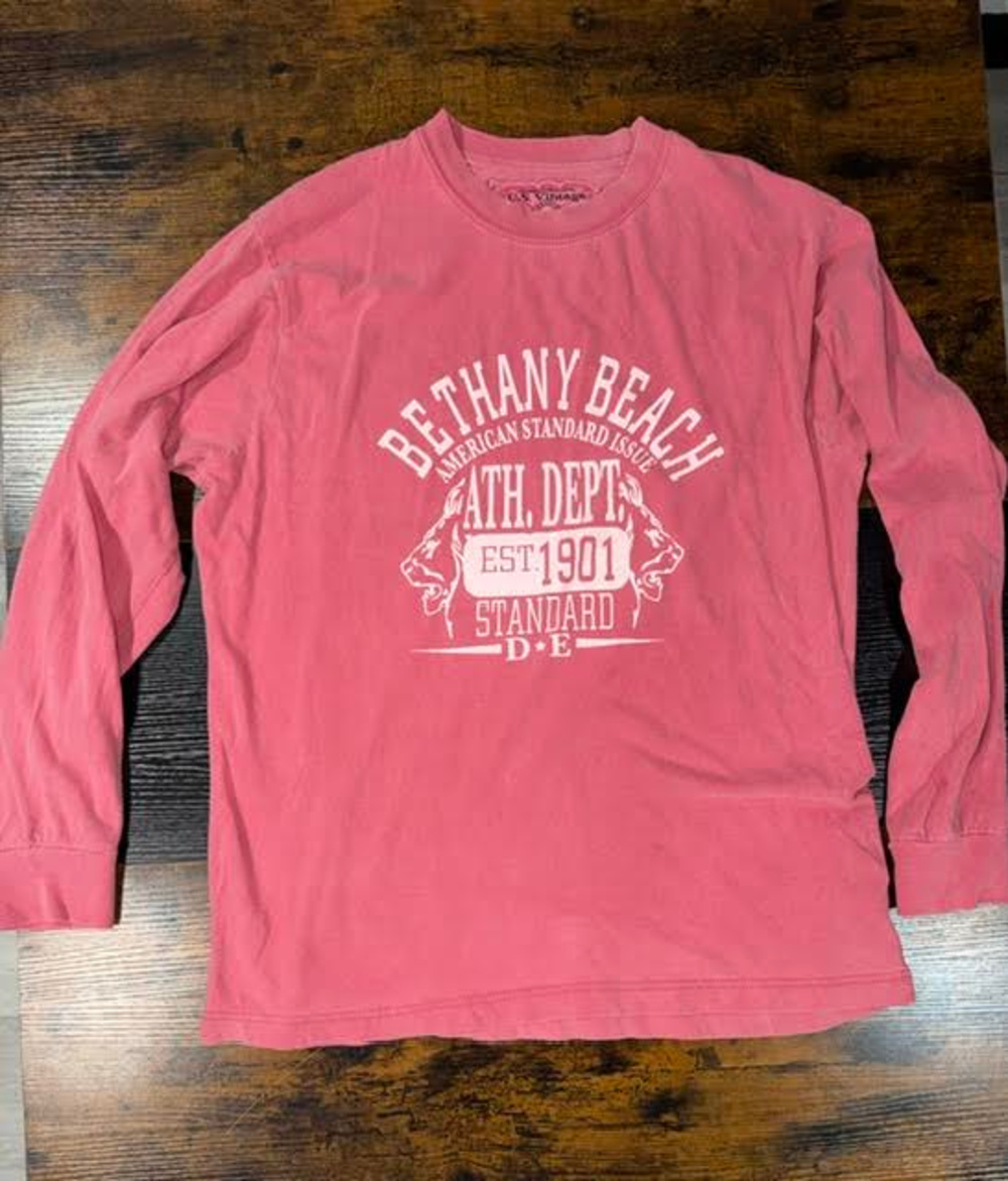 Vintage U.S. Vintage Bethany Beach Delaware Graphic Long Sleeve Shirt Med Coral